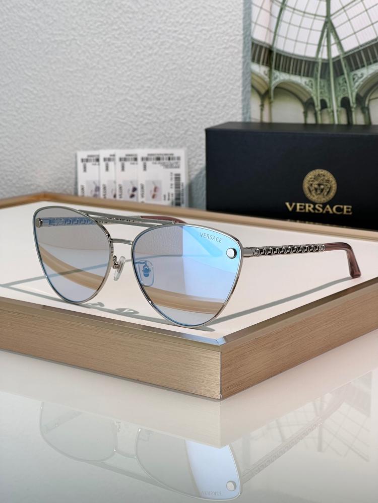 نظارات شمسية من فيرساتشي (Versace)