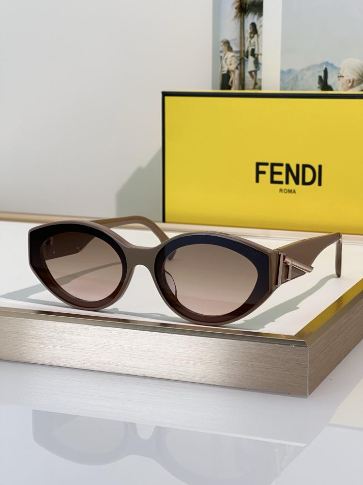 نظارات فندي (FENDI)