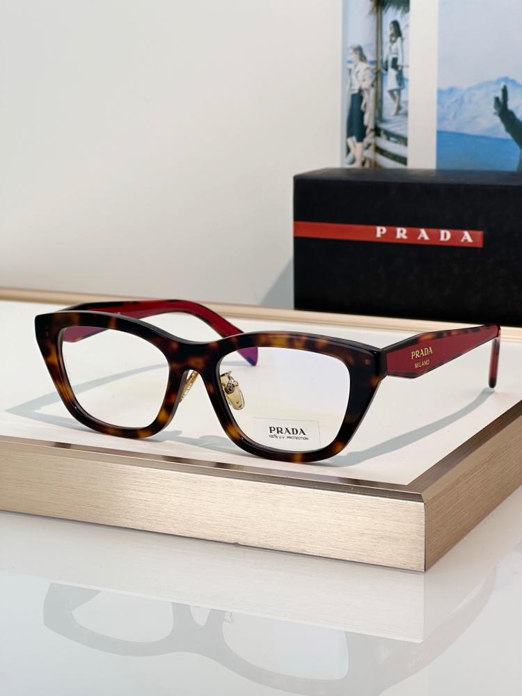 نظارات برادا (PRADA)
