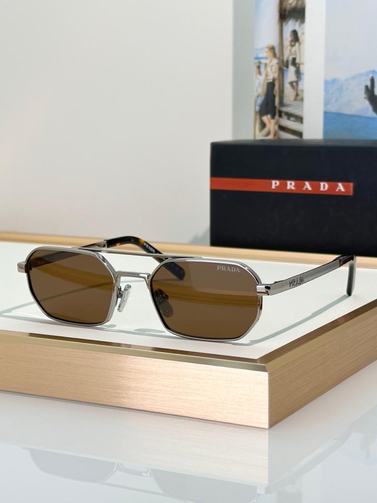 نظارات برادا (PRADA) الشمسية