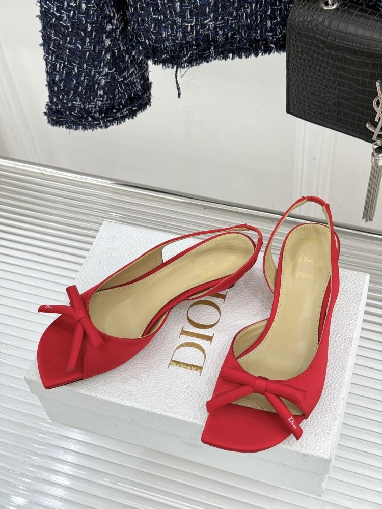 صندل Dior بكعب أنيق