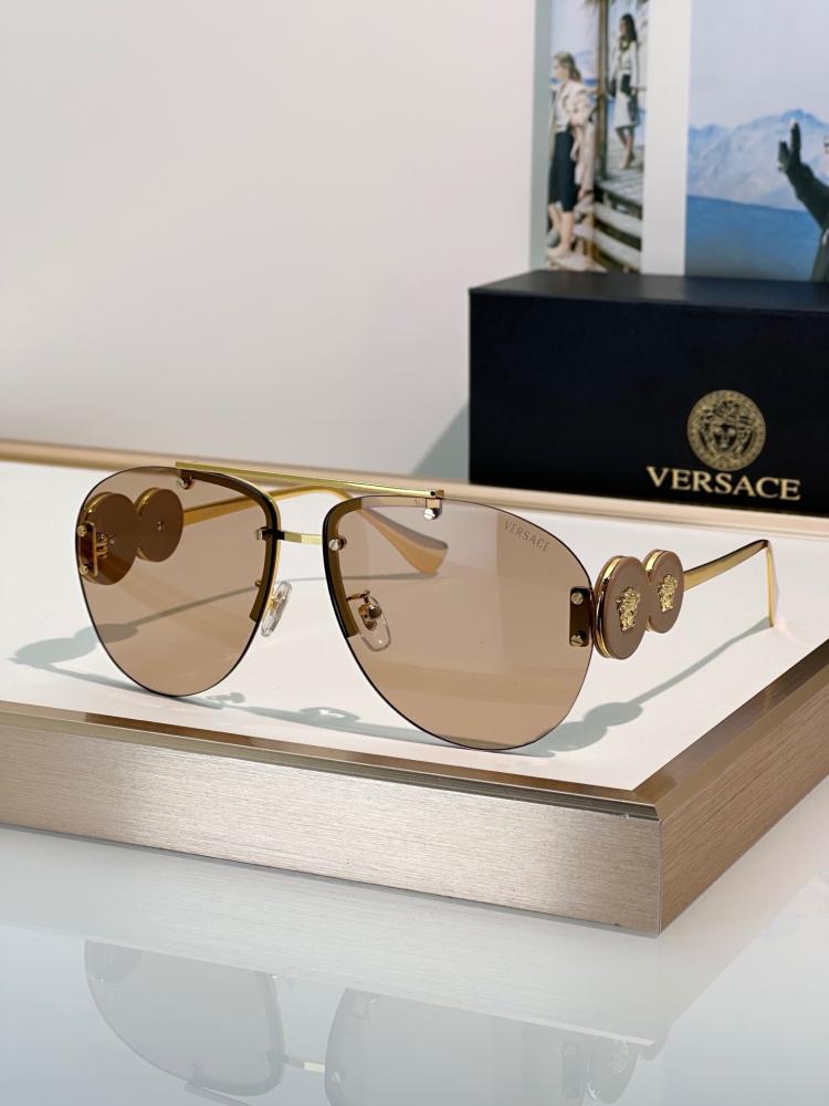 نظارات شمسية من فيرساتشي (Versace)