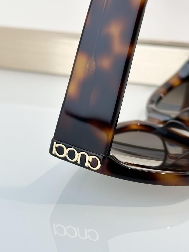 نظارات غوتشي (GUCCI)الشمسية