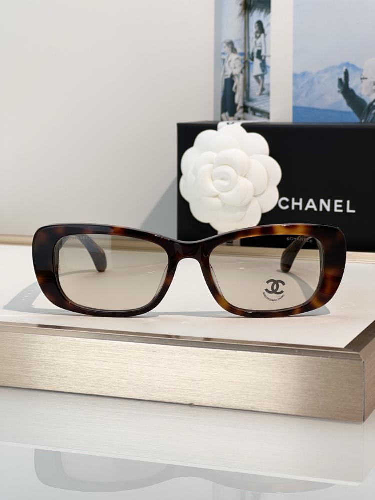 نظارات شانيل (CHANEL) الشمسية