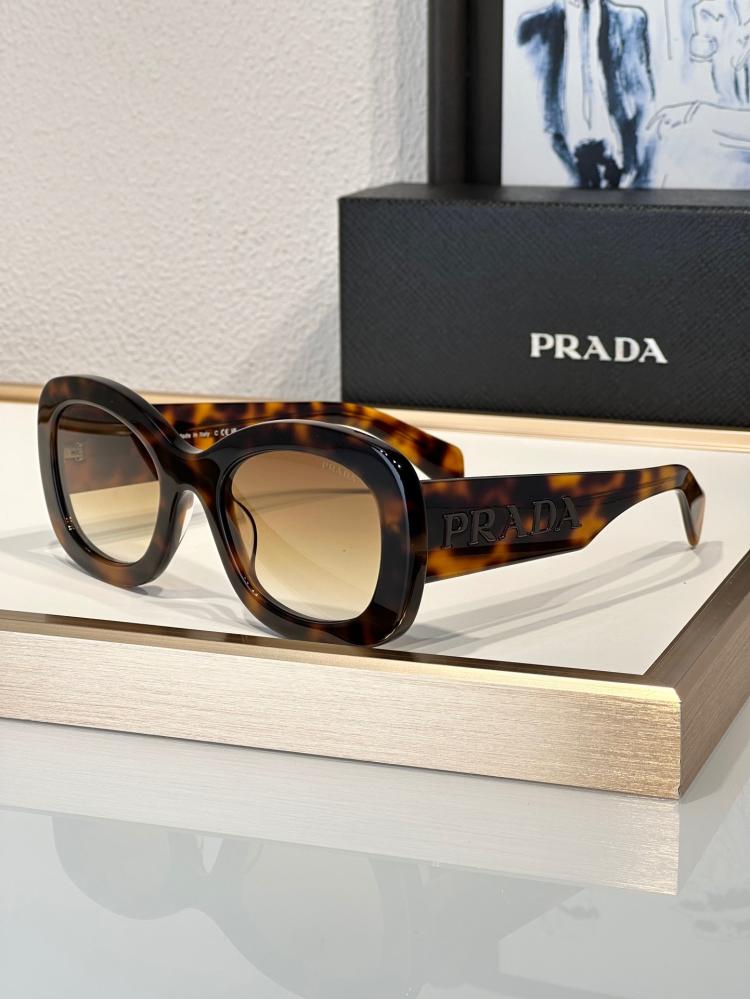 نظارات برادا (PRADA) الشمسية