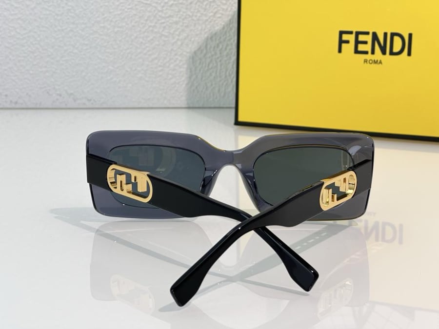 نظارات فندي (FENDI)