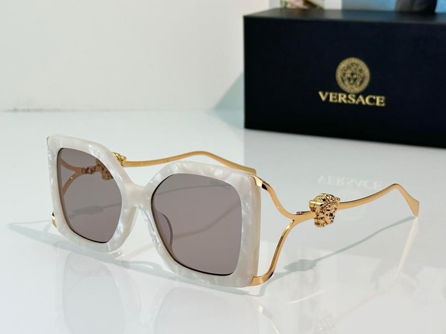 نظارات شمسية من فيرساتشي (Versace)