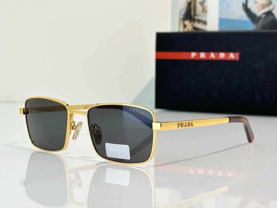 نظارات برادا (PRADA) الشمسية