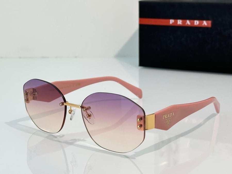 نظارات برادا (PRADA) الشمسية