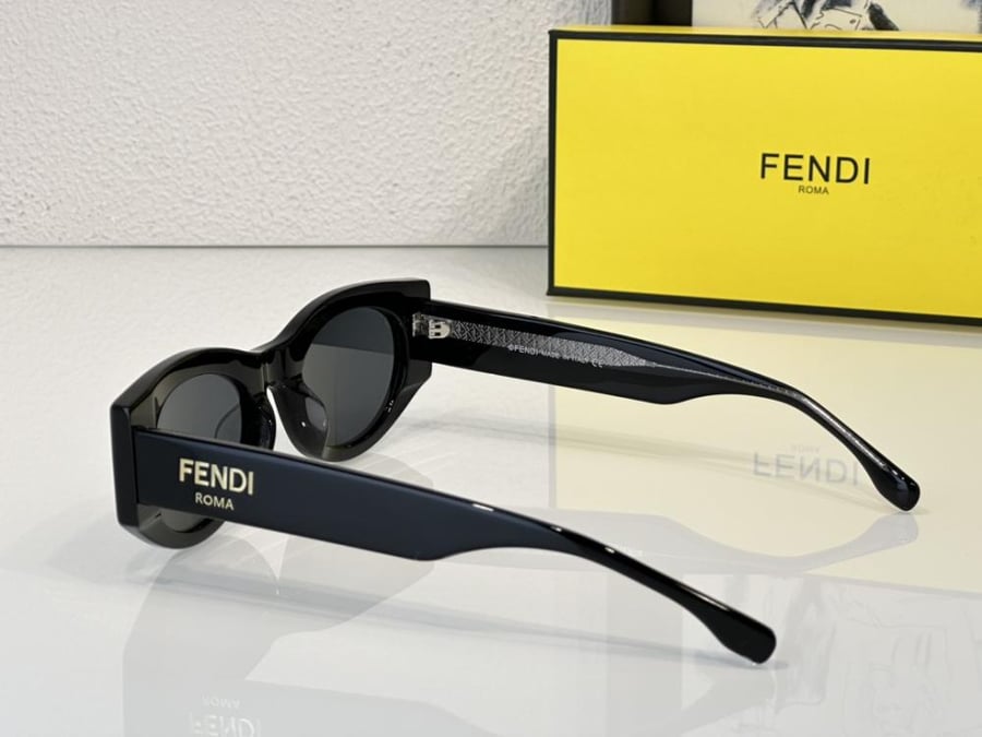 نظارات فندي (FENDI)