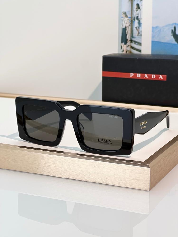 نظارات برادا (PRADA) الشمسية