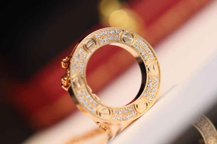 قلادة كارتيه LOVE الكبيرة