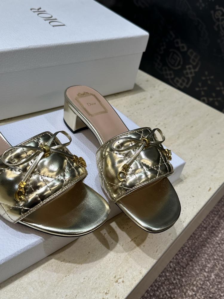 صندل Dior Or مفتوح من الخلف