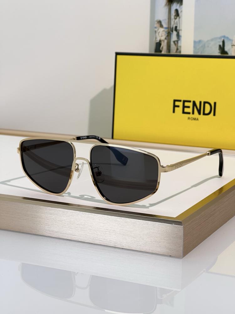نظارات فندي (FENDI) الشمسية