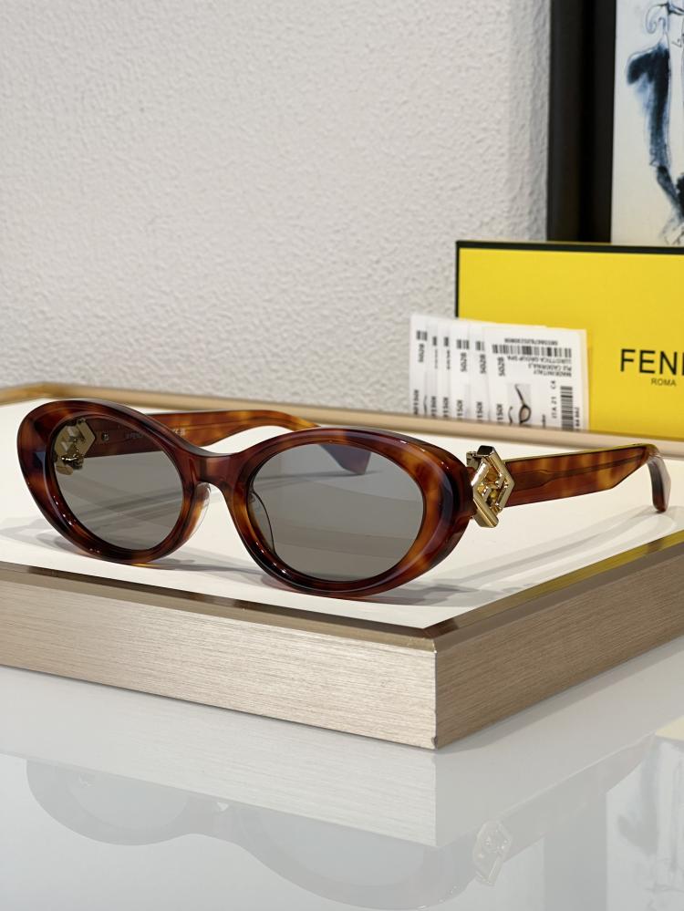 نظارات فندي (FENDI)