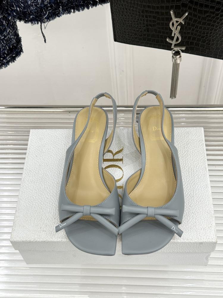 صندل Dior بكعب أنيق