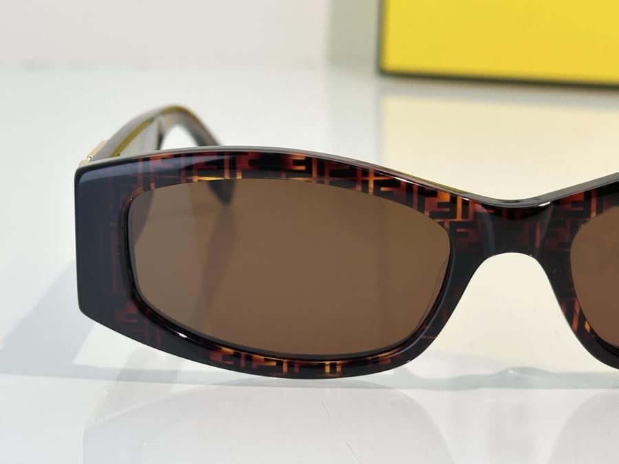 نظارات فندي (FENDI) الشمسية