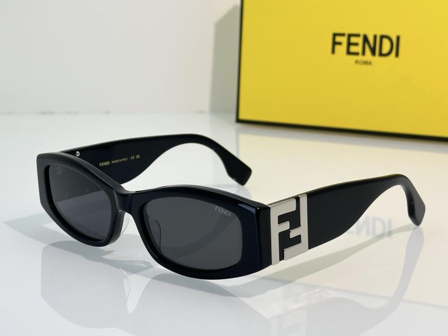 نظارات فندي (FENDI) الشمسية