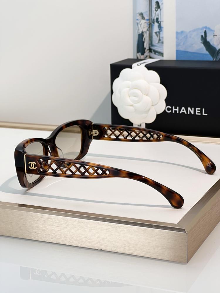 نظارات شانيل (CHANEL) الشمسية