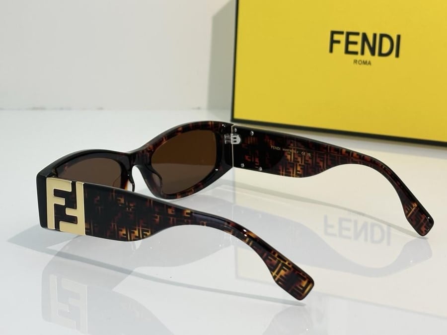 نظارات فندي (FENDI) الشمسية