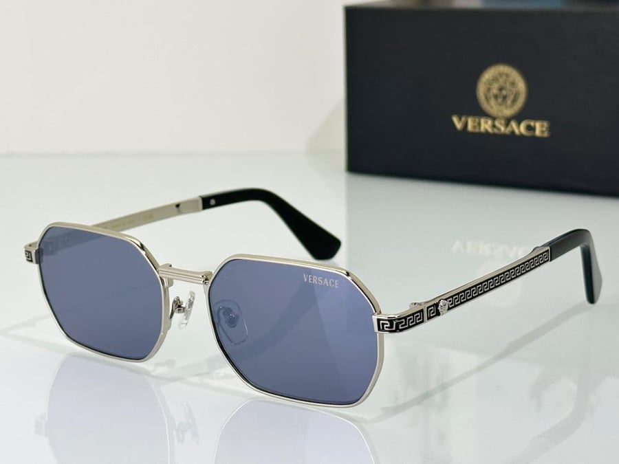 نظارات شمسية من فيرساتشي (Versace)