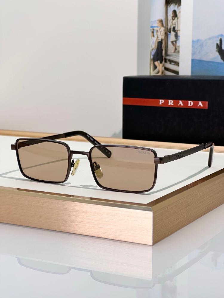 نظارات برادا (PRADA) الشمسية