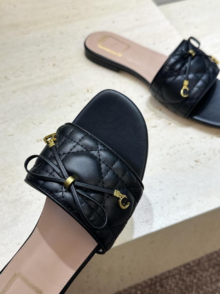 سليبر Dior Or مفتوح من الخلف