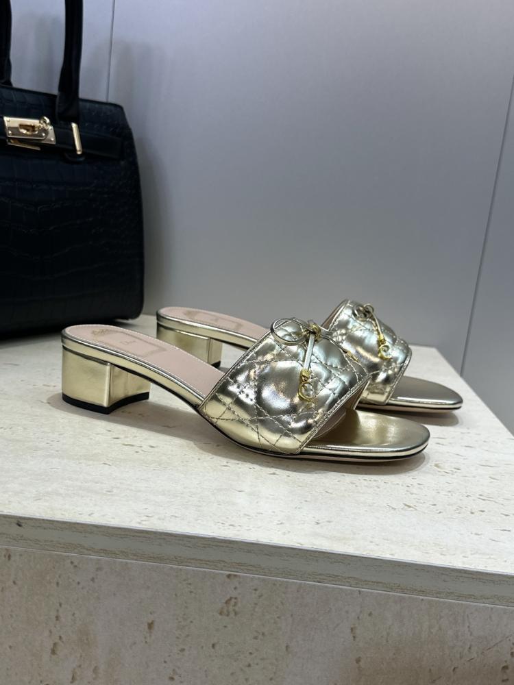 صندل Dior Or مفتوح من الخلف