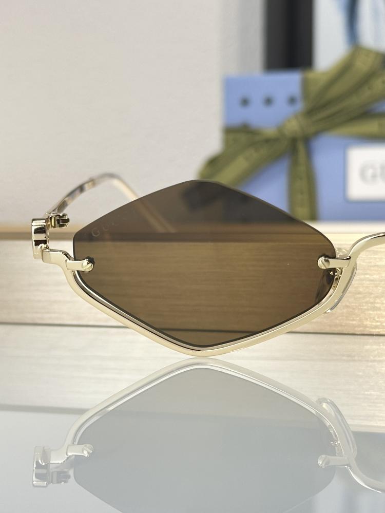 نظارات غوتشي (GUCCI)الشمسية