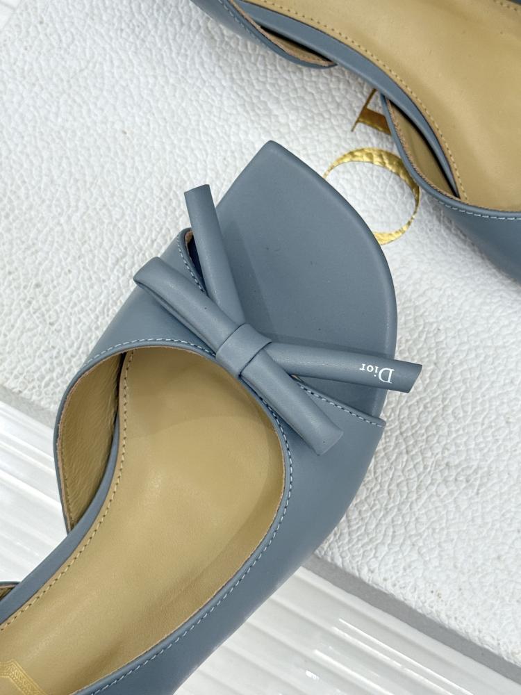 صندل Dior بكعب أنيق