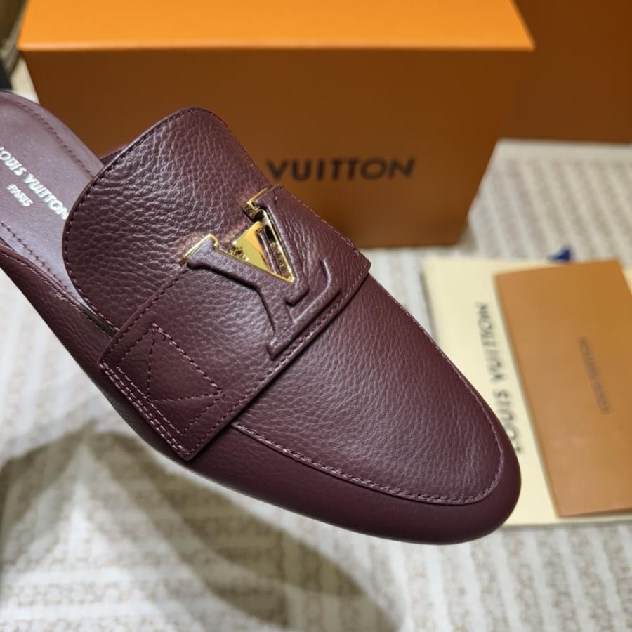 حذاء لوفر نسائي Louis Vuitton
