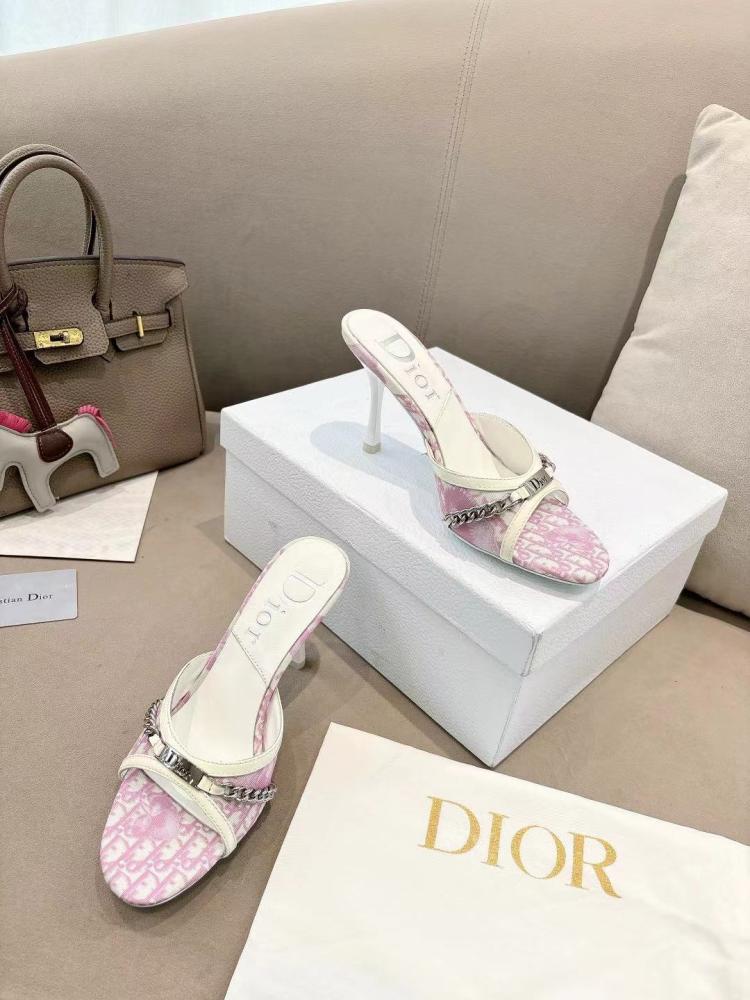 صندل Dior بكعب أنيق