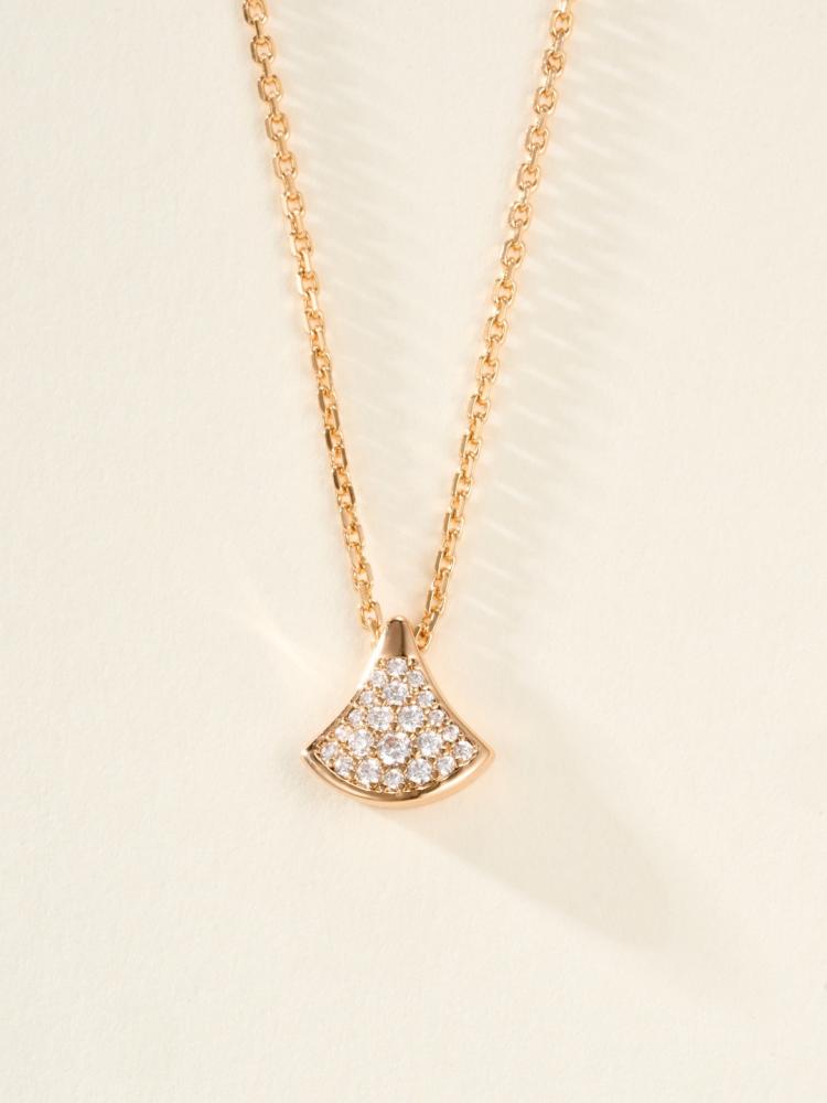 قلادة بولغري (Bulgari)