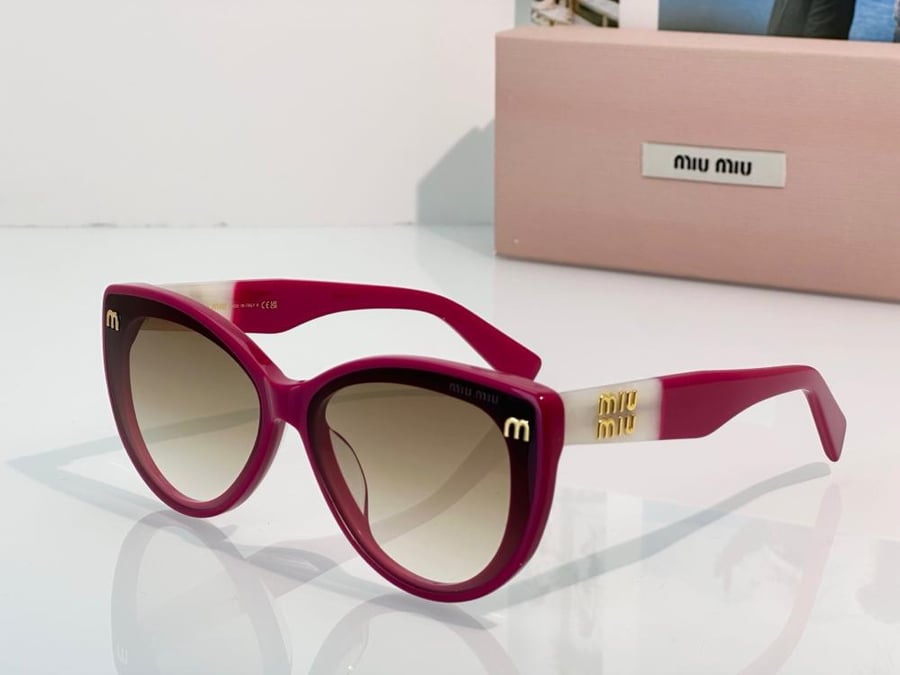نظارات ميوميو (MIU MIU) الشمسية