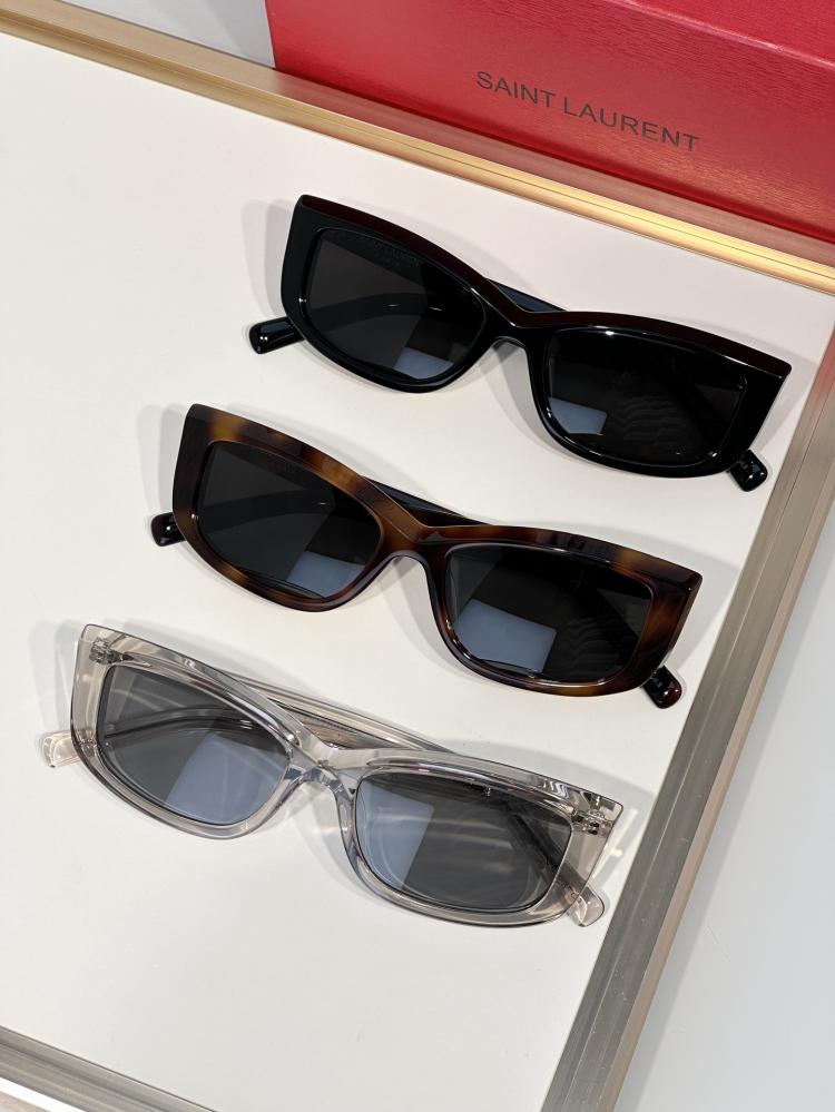 نظارات شمسية من سان لوران (Saint Laurent)