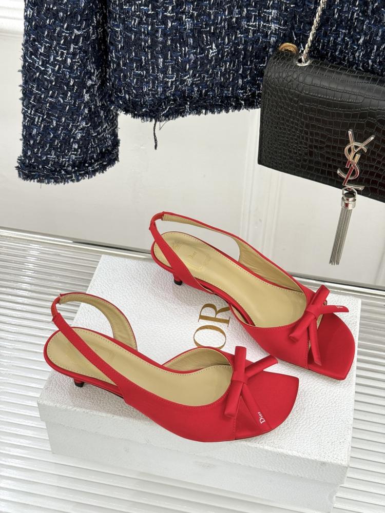 صندل Dior بكعب أنيق