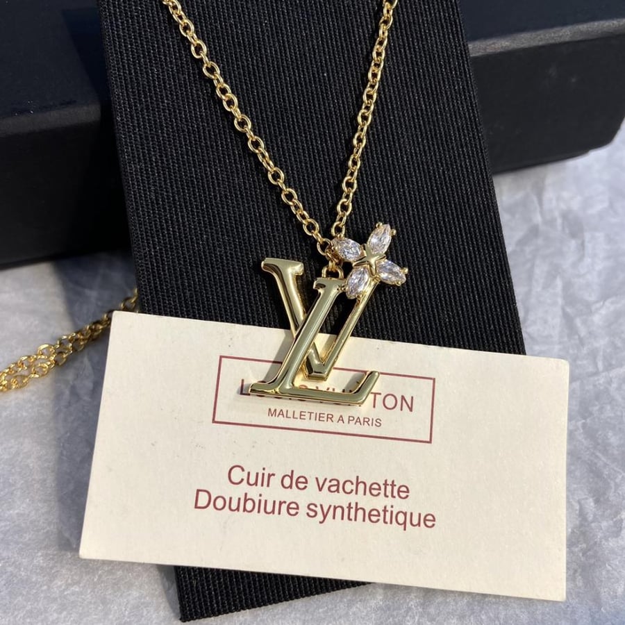 قلادة لويس فويتون (Louis Vuitton)