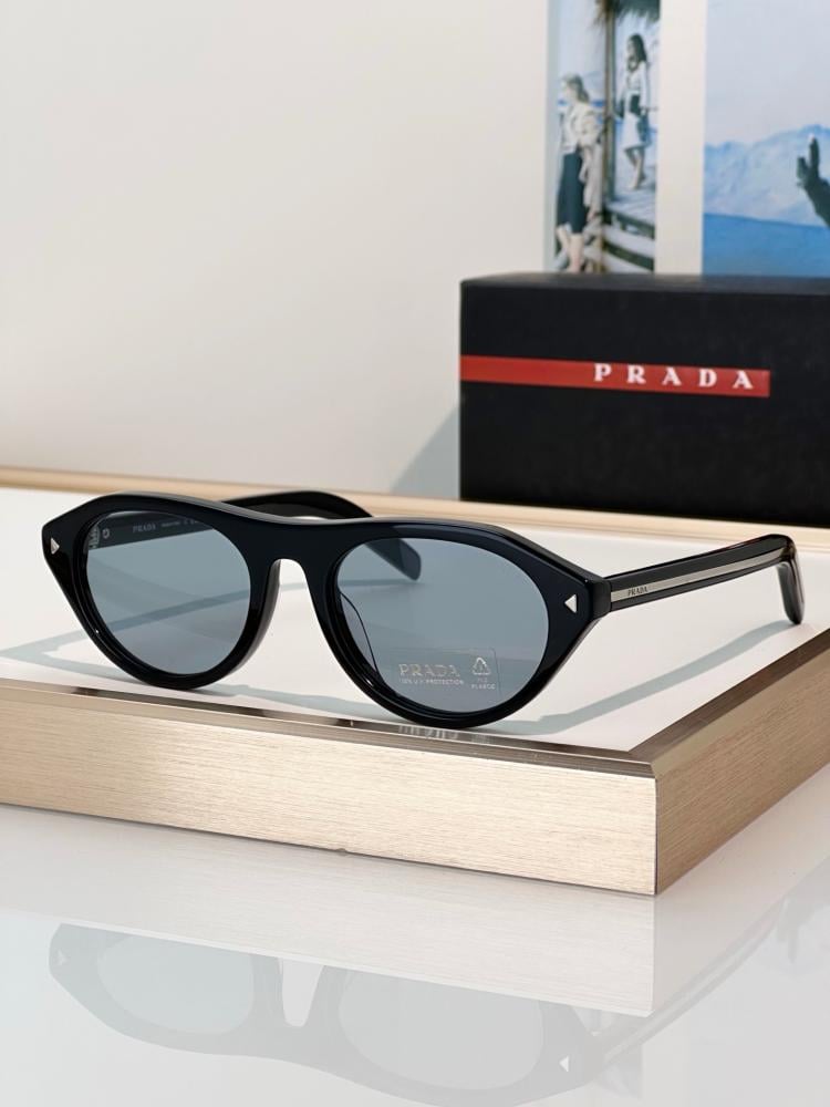 نظارات برادا (PRADA) الشمسية