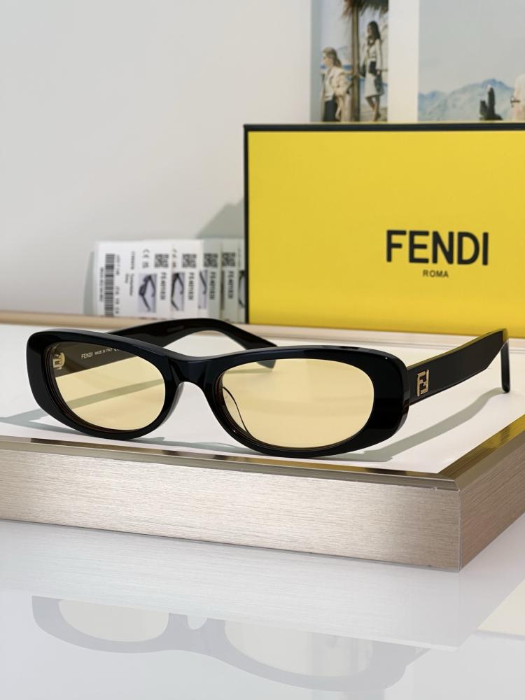 نظارات فندي (FENDI)