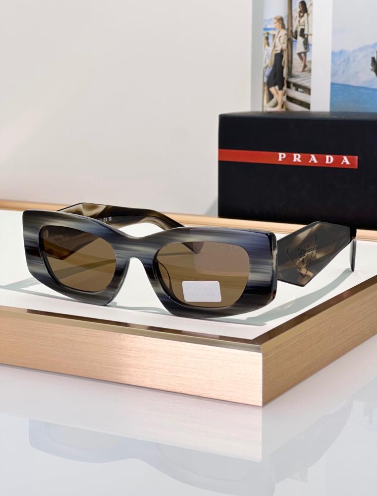 نظارات برادا (PRADA) الشمسية