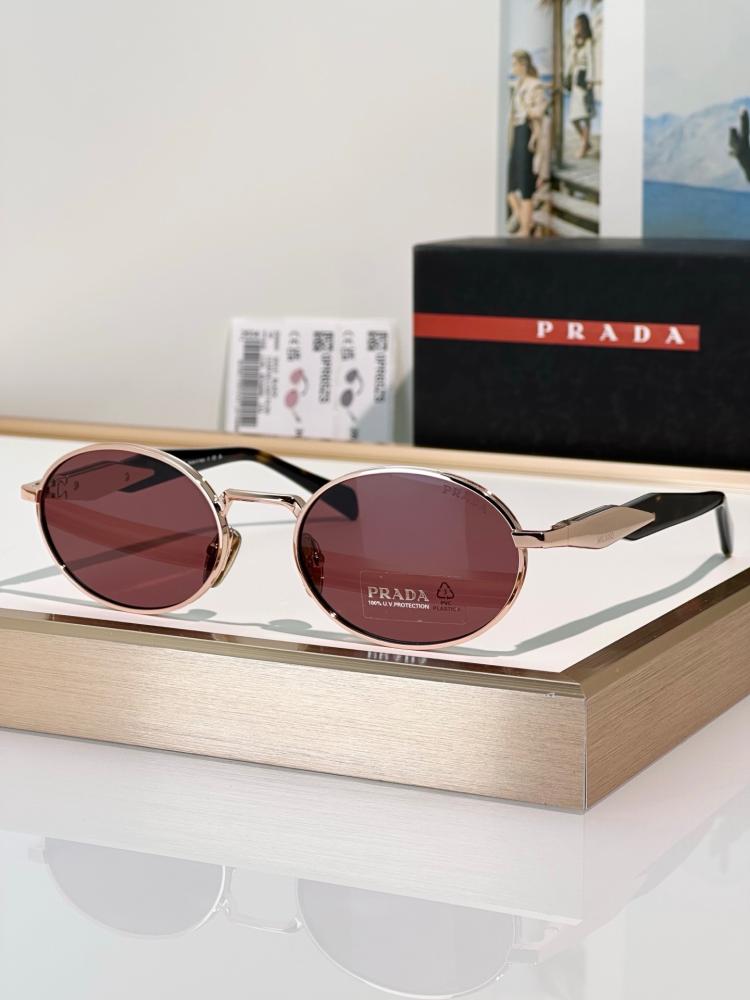 نظارات برادا (PRADA) الشمسية