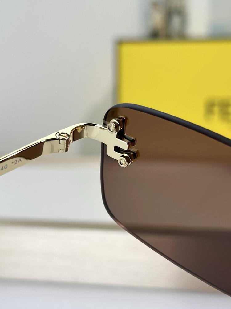 نظارات فندي (FENDI)