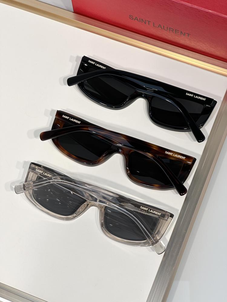 نظارات شمسية من سان لوران (Saint Laurent)