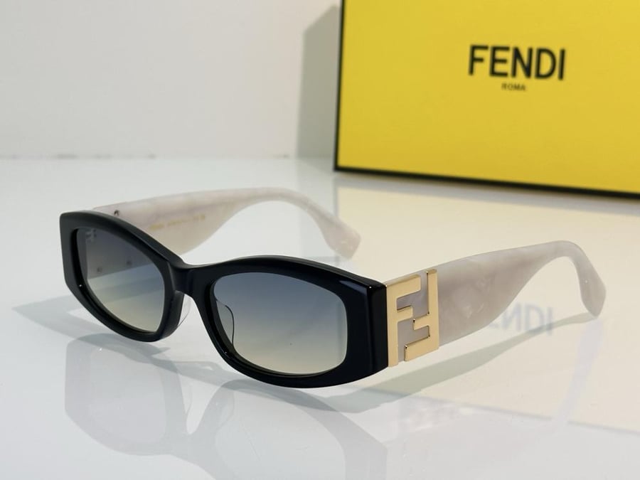 نظارات فندي (FENDI) الشمسية