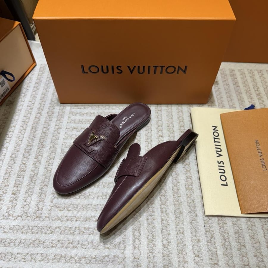حذاء لوفر نسائي Louis Vuitton