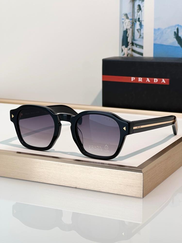 نظارات برادا (PRADA) الشمسية