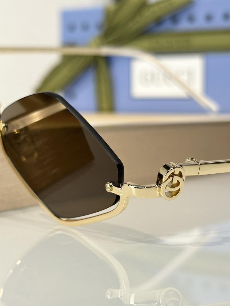 نظارات غوتشي (GUCCI)الشمسية