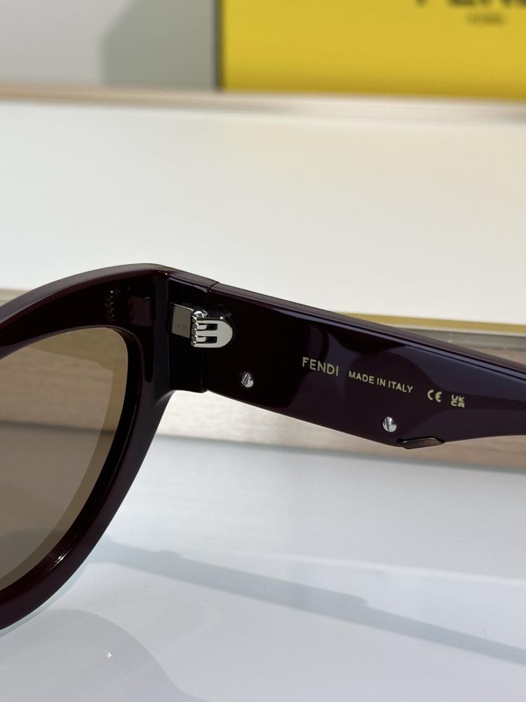 نظارات فندي (FENDI)
