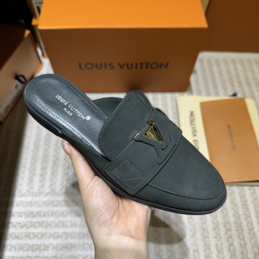 حذاء لوفر نسائي Louis Vuitton