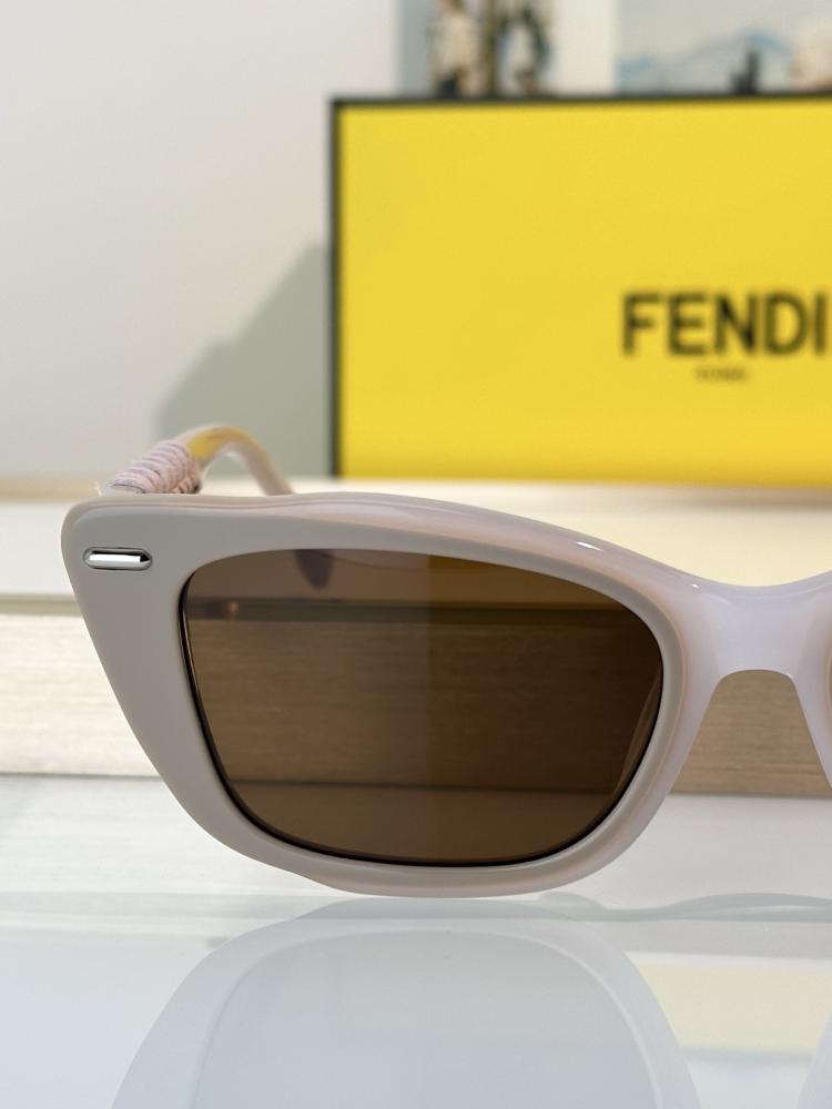 نظارات فندي (FENDI)